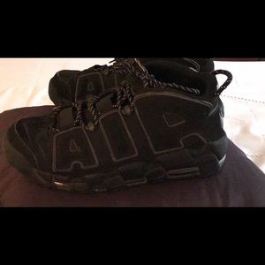 Gently worn Nike uptempo (black)